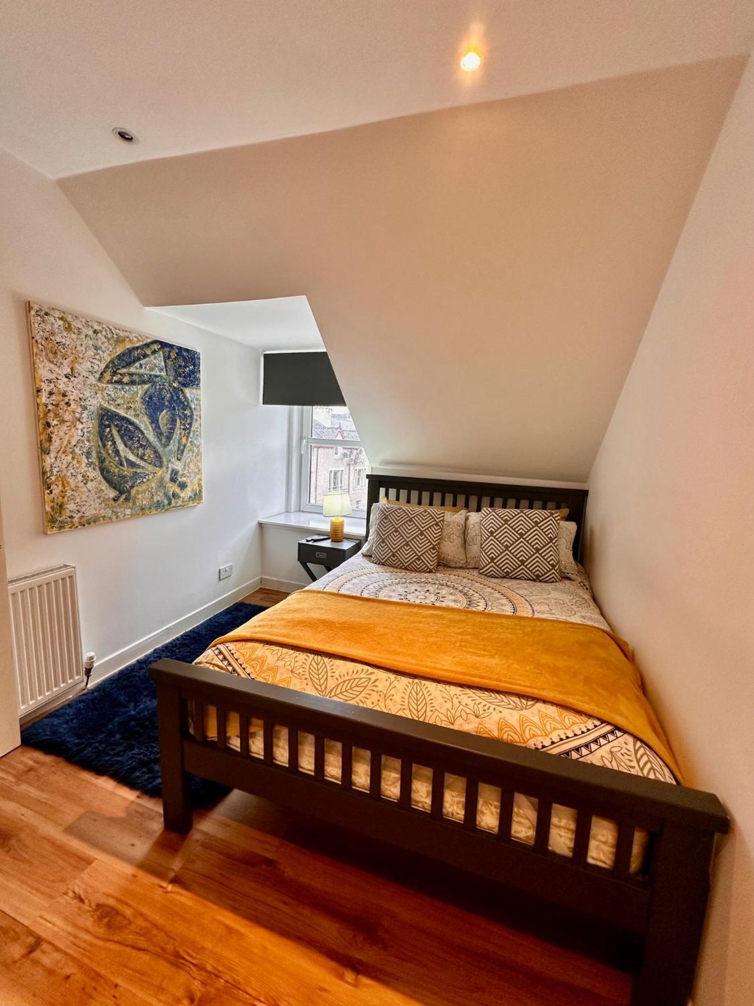 3-Bedroom Flat In The City Centre Next To The River Ness Inverness Dış mekan fotoğraf
